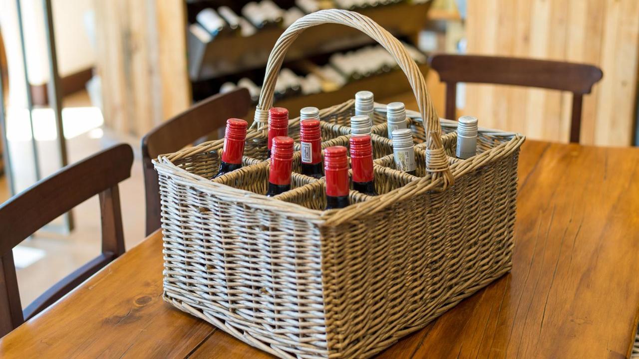 Drostdy Hotel Graaff Reinet Exterior photo A wine carrier