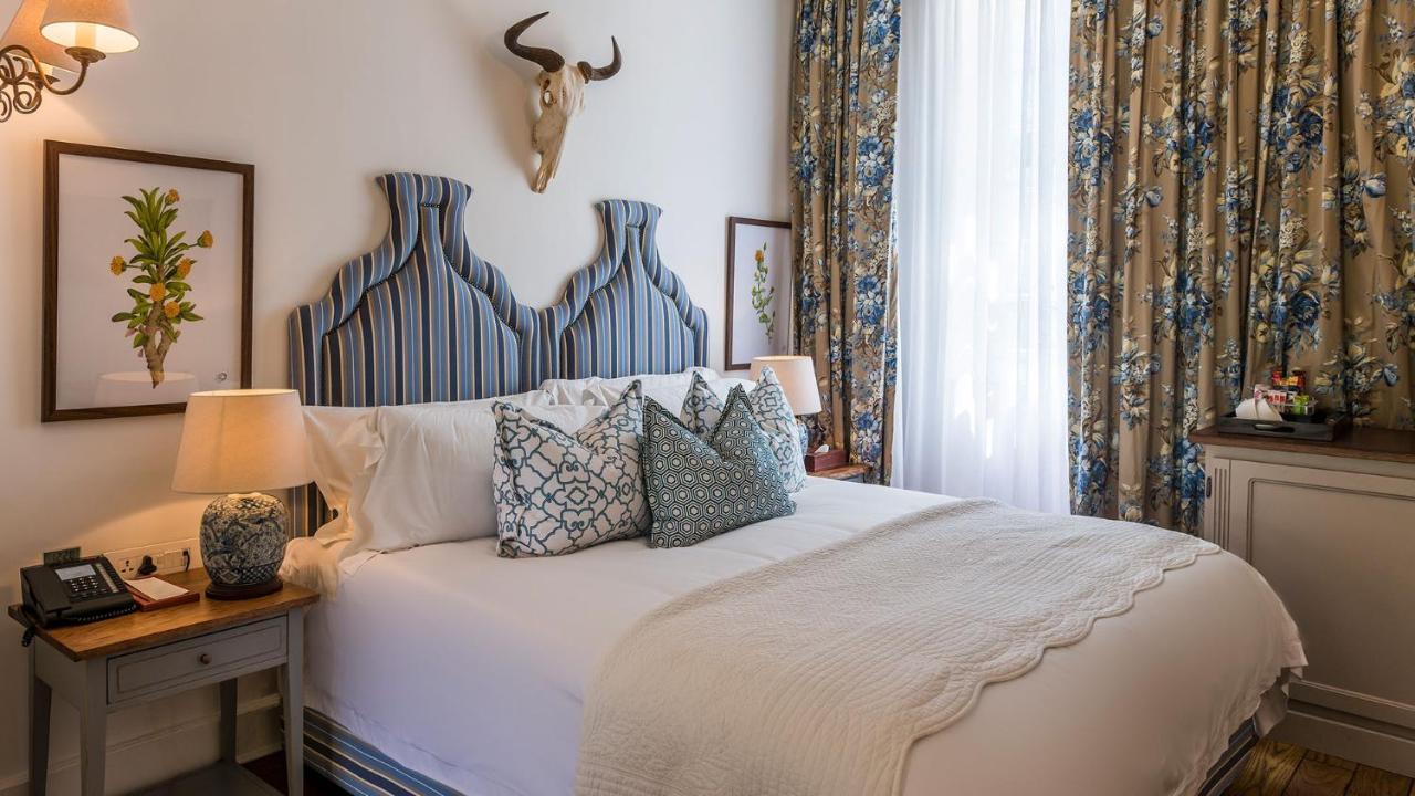 Drostdy Hotel Graaff Reinet Exterior photo A guest room at the Inn at 212