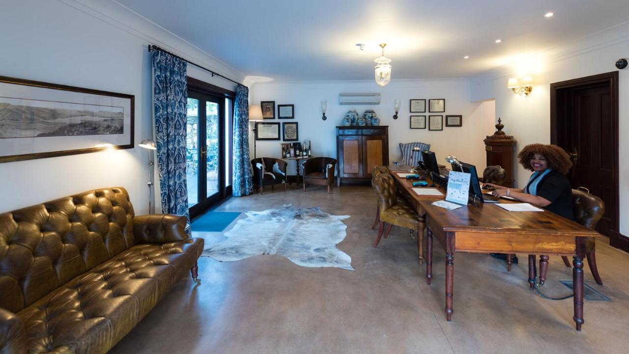 Drostdy Hotel Graaff Reinet Exterior photo The interior of the club